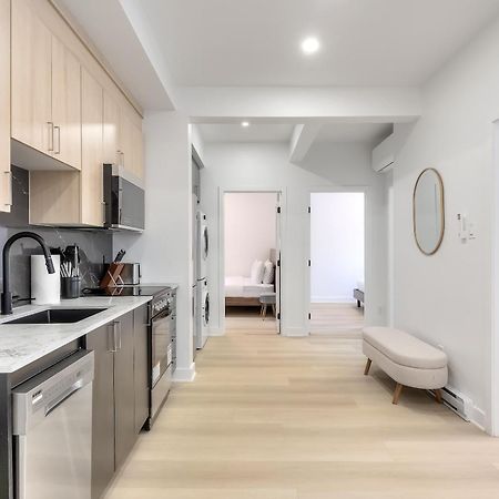 Free Indoor Parking Cozy & Spacious Condo In Heart Of Downtown Монреаль Екстер'єр фото