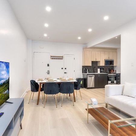 Free Indoor Parking Cozy & Spacious Condo In Heart Of Downtown Монреаль Екстер'єр фото